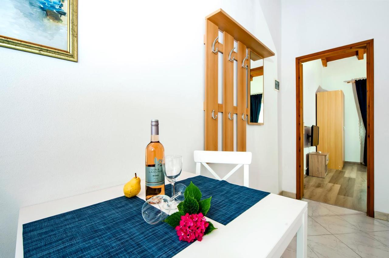 Apartman Near Beach Pelagic Sea View Rovinj Exterior foto