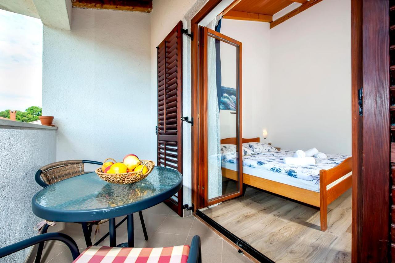 Apartman Near Beach Pelagic Sea View Rovinj Exterior foto