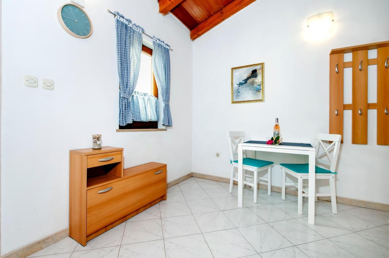 Apartman Near Beach Pelagic Sea View Rovinj Exterior foto