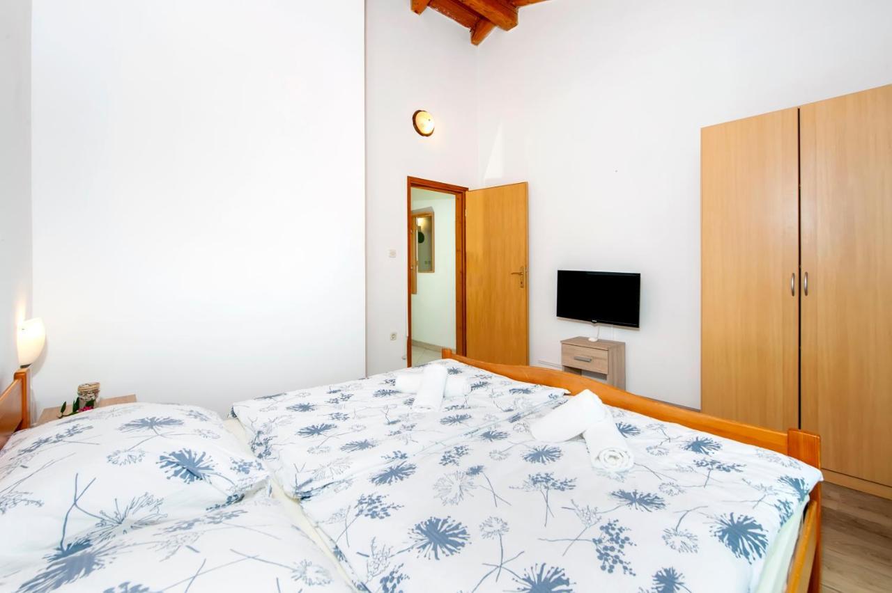 Apartman Near Beach Pelagic Sea View Rovinj Exterior foto