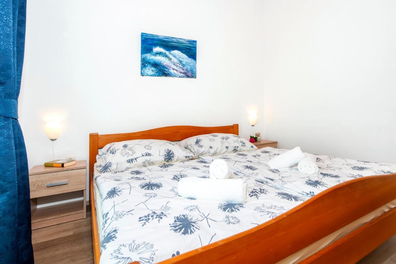 Apartman Near Beach Pelagic Sea View Rovinj Exterior foto